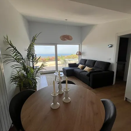Puerta De Comillas Apartment *